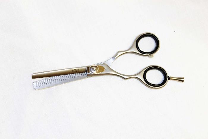 Eurostil Tijera Zurdo Entresacar 5.5 Pulgadas Filo Navaja Ref. 04504